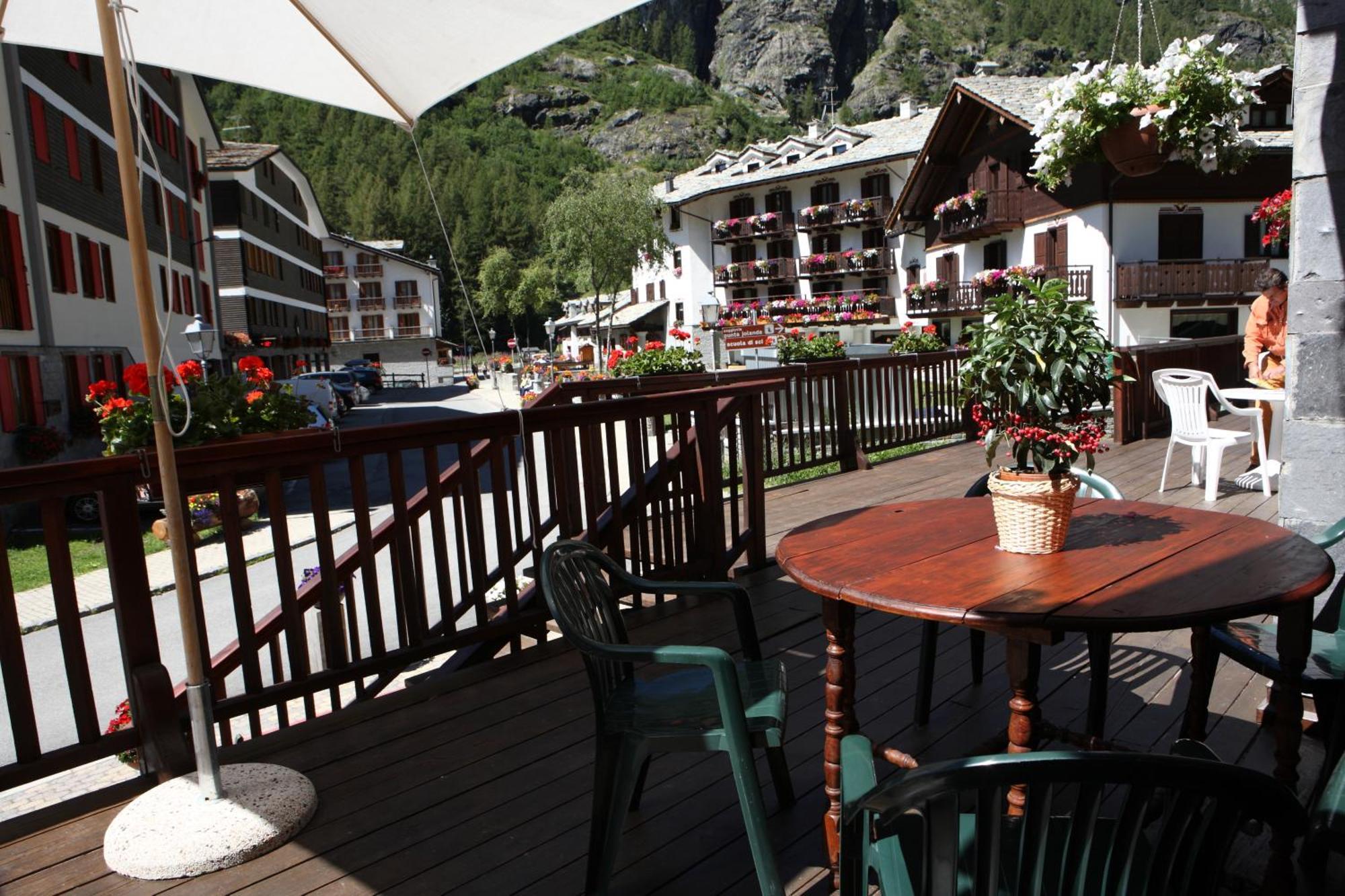 Hotel Residence Valverde Грессоней-ла-Трините Экстерьер фото
